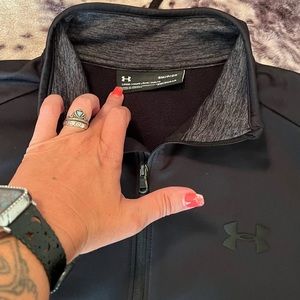 Black Under Armor 1/4 zip pullover